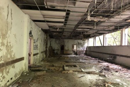 400.000 euros para vigilar con perros un hospital abandonado hace cuarenta años 